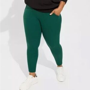 Torrid Full Length Signature Waist Brushed Rib Pocket Legging Size 1(14/16)